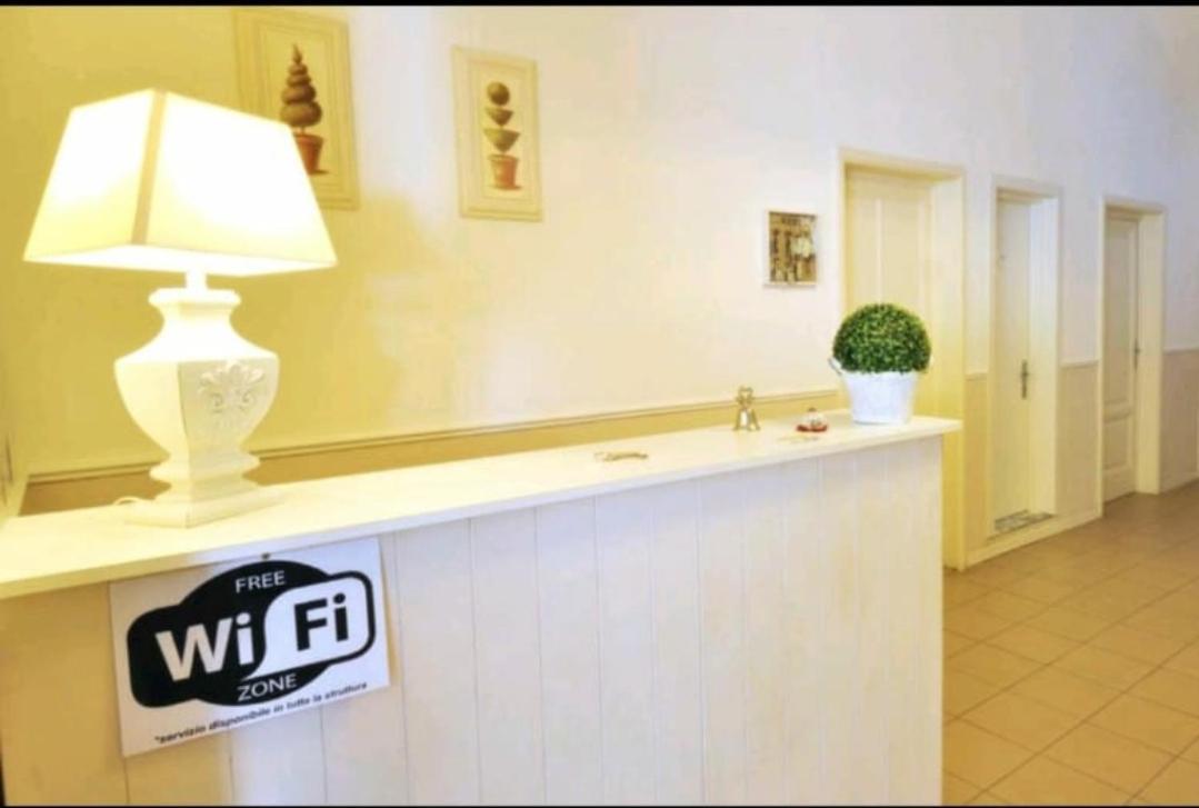 Hotel Lisa Viareggio Bagian luar foto