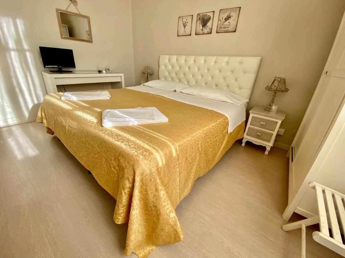 Hotel Lisa Viareggio Bagian luar foto
