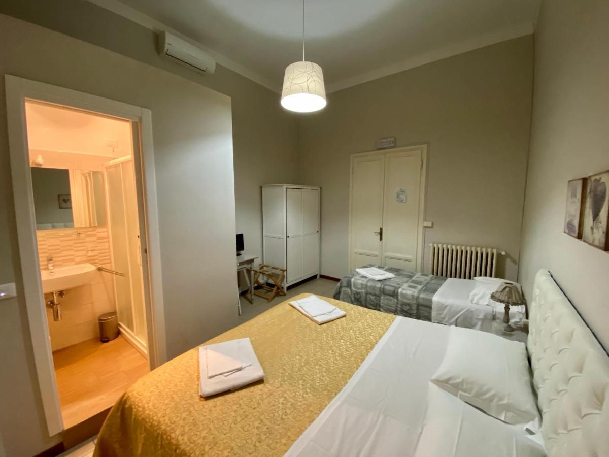 Hotel Lisa Viareggio Bagian luar foto