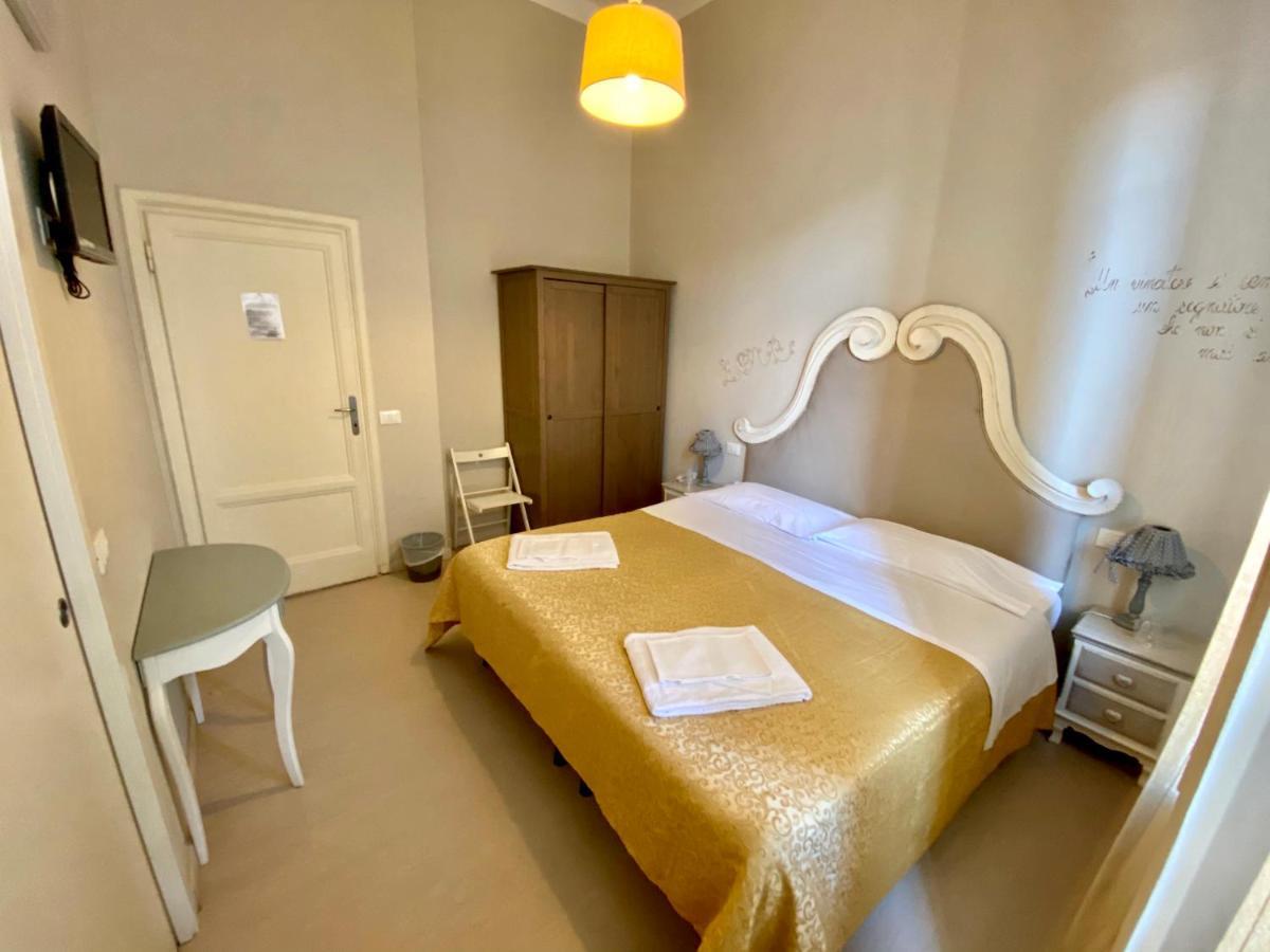 Hotel Lisa Viareggio Bagian luar foto